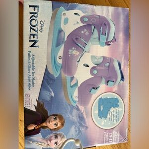 New Frozen Adjustable Girl Skates / Y8-11